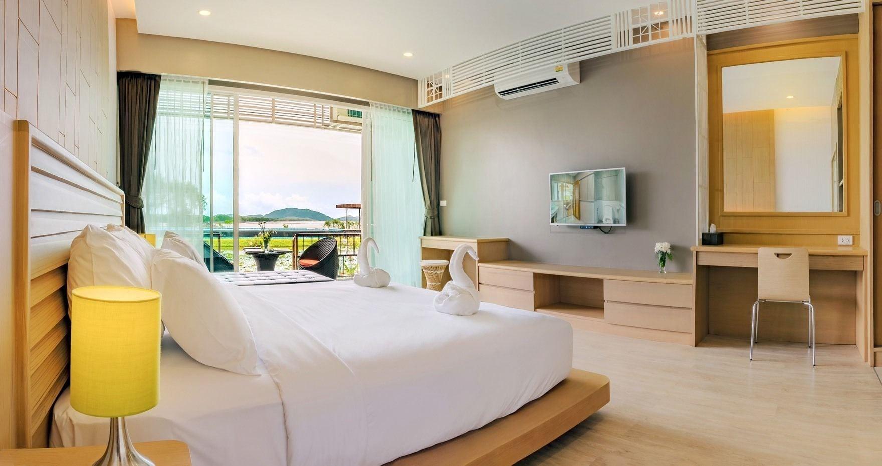 Baan Rim Ao Hotel Chanthaburi Bagian luar foto