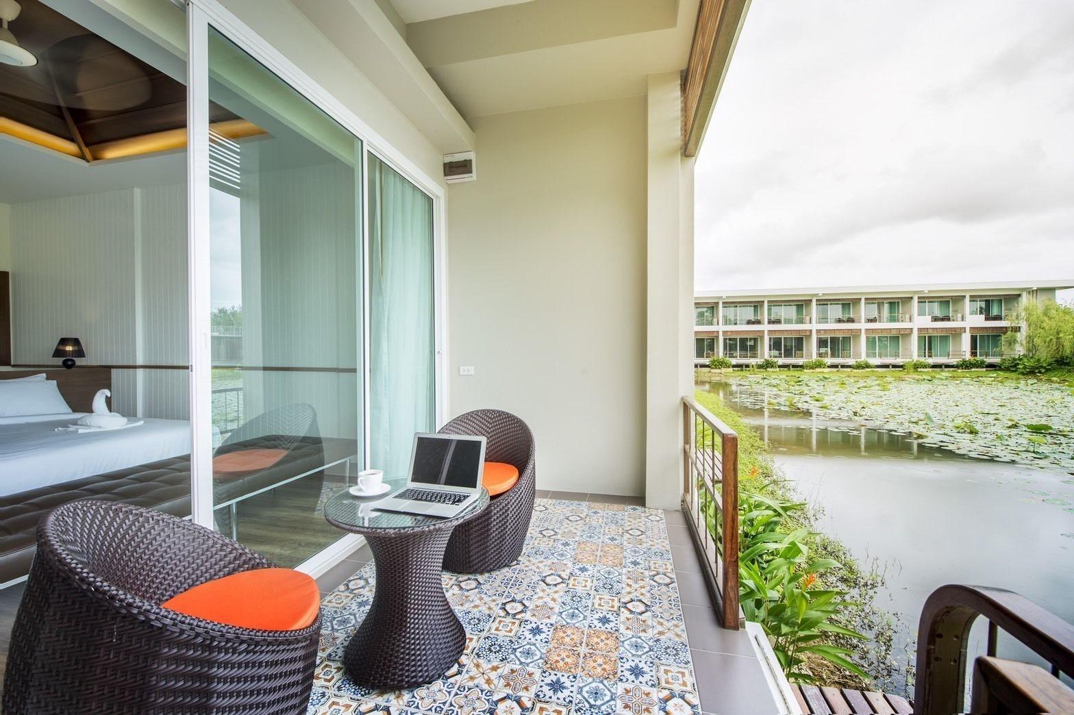 Baan Rim Ao Hotel Chanthaburi Bagian luar foto