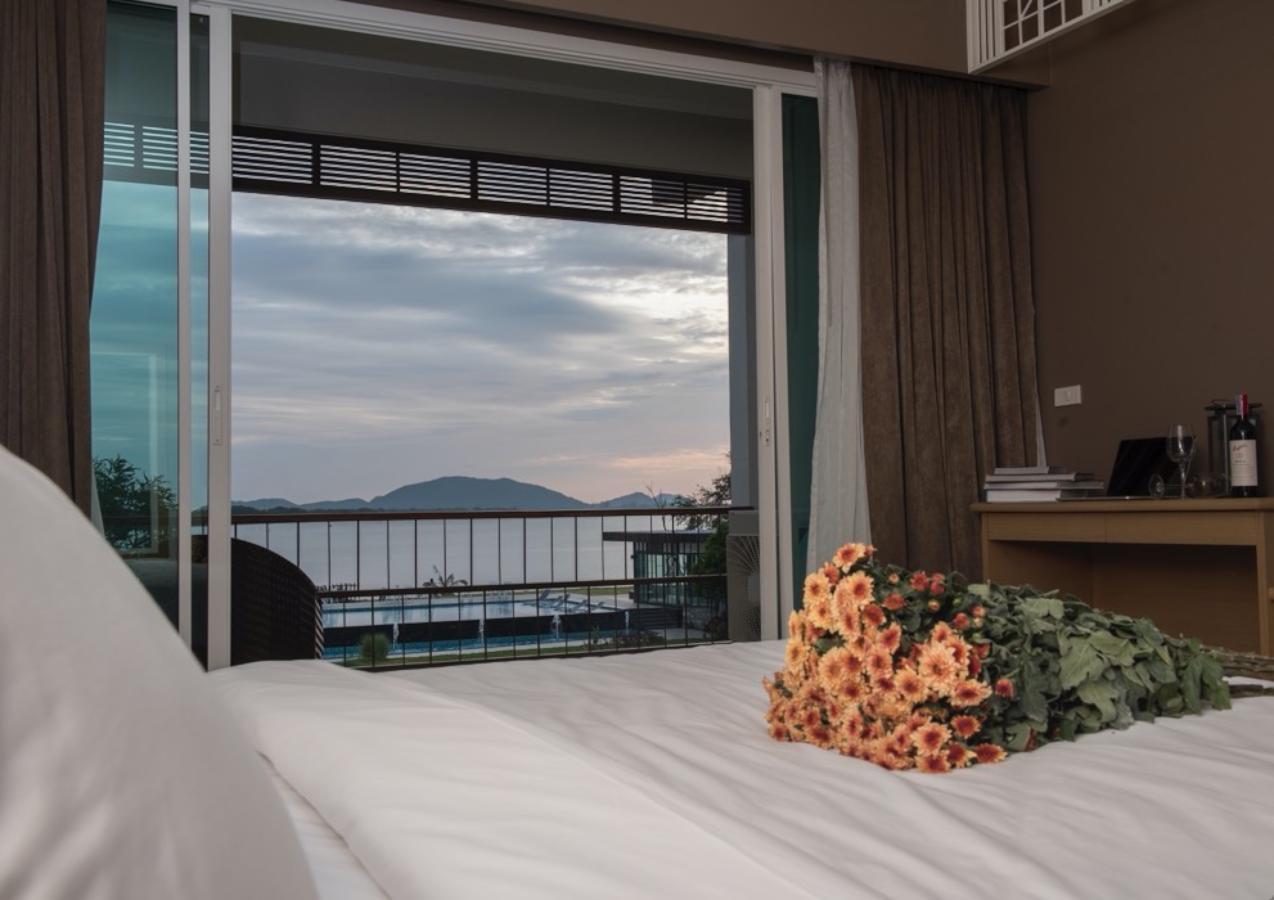 Baan Rim Ao Hotel Chanthaburi Bagian luar foto