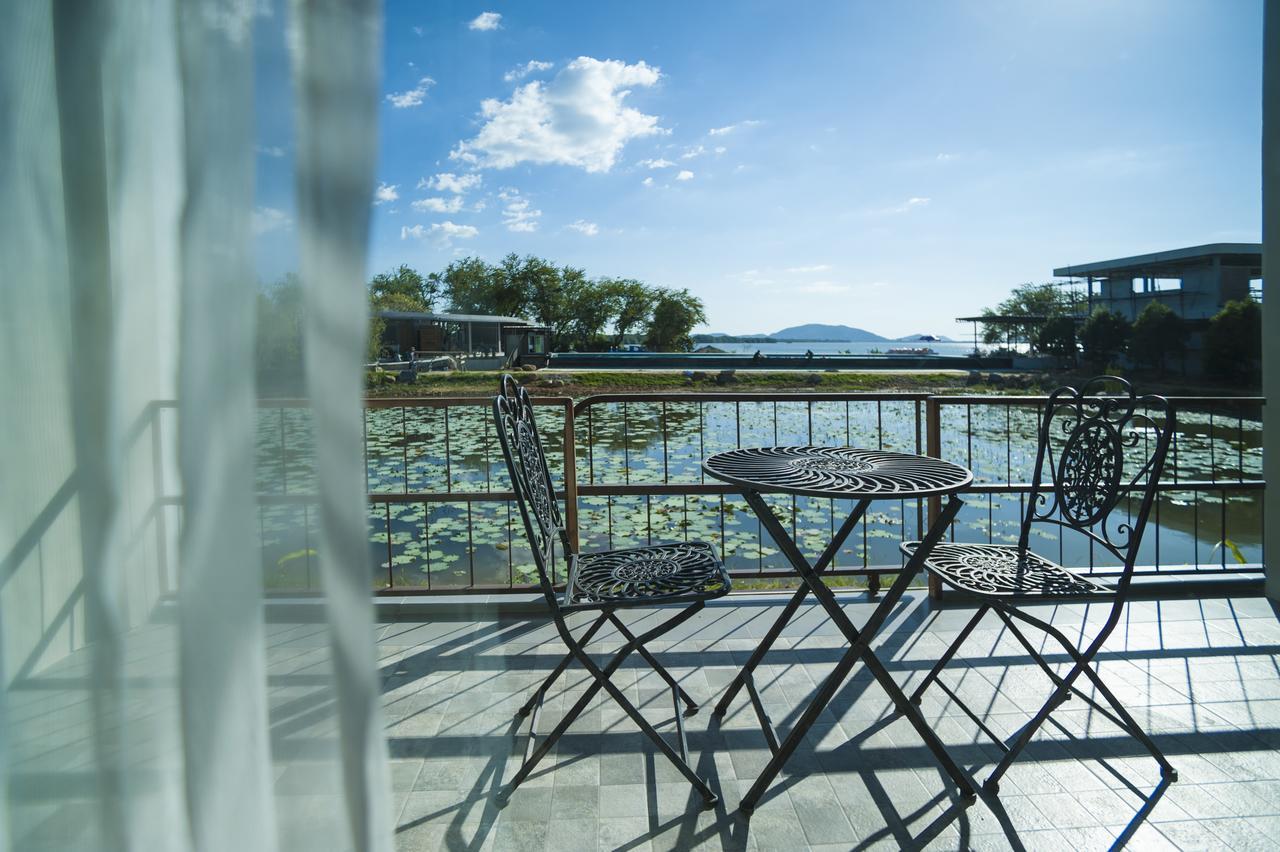Baan Rim Ao Hotel Chanthaburi Bagian luar foto