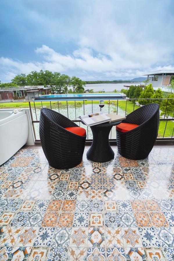 Baan Rim Ao Hotel Chanthaburi Bagian luar foto
