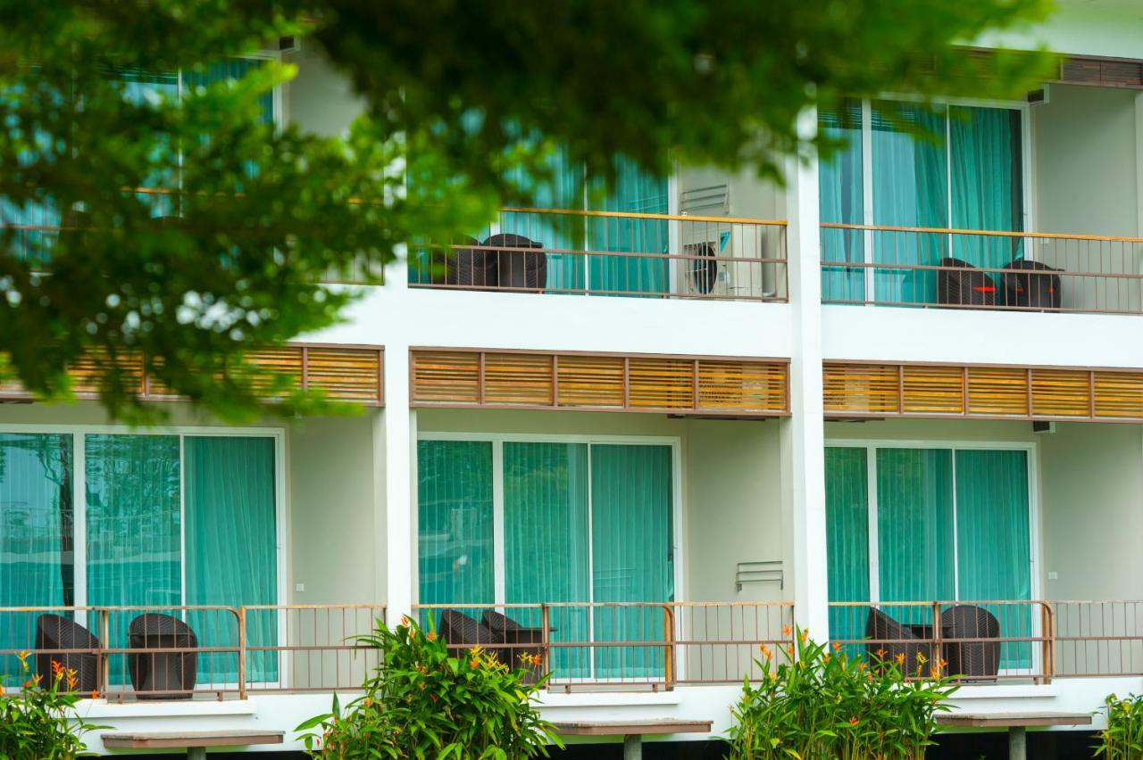 Baan Rim Ao Hotel Chanthaburi Bagian luar foto