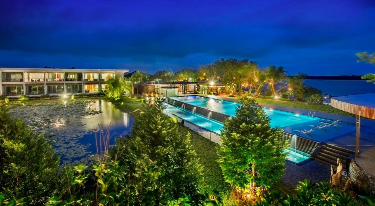Baan Rim Ao Hotel Chanthaburi Bagian luar foto