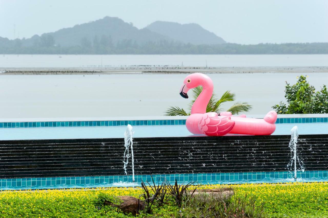 Baan Rim Ao Hotel Chanthaburi Bagian luar foto