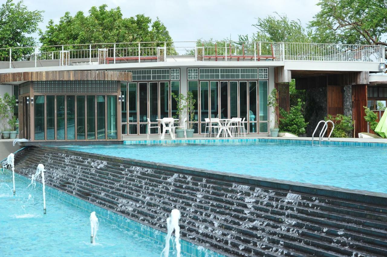 Baan Rim Ao Hotel Chanthaburi Bagian luar foto