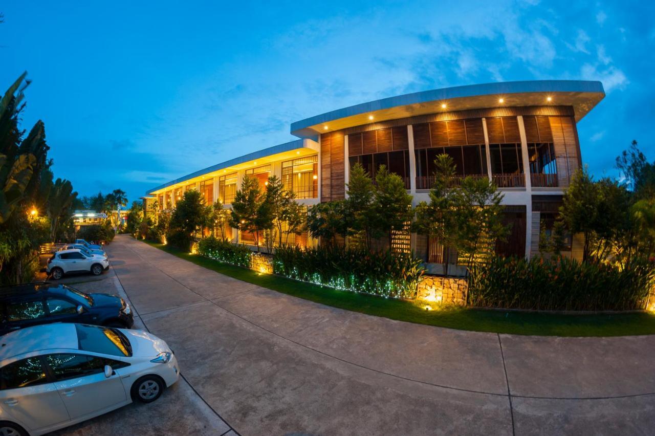 Baan Rim Ao Hotel Chanthaburi Bagian luar foto