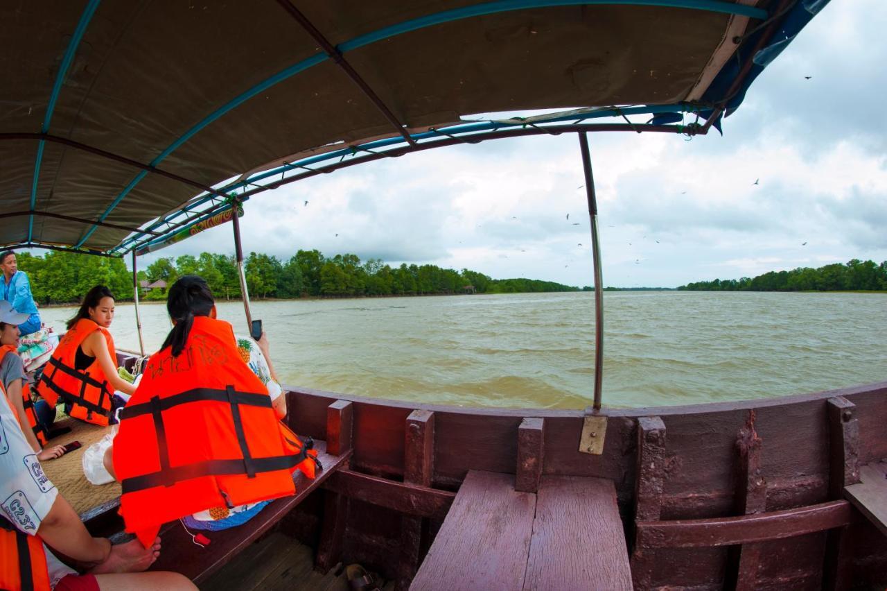 Baan Rim Ao Hotel Chanthaburi Bagian luar foto