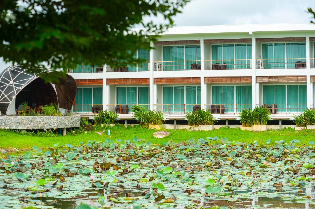 Baan Rim Ao Hotel Chanthaburi Bagian luar foto